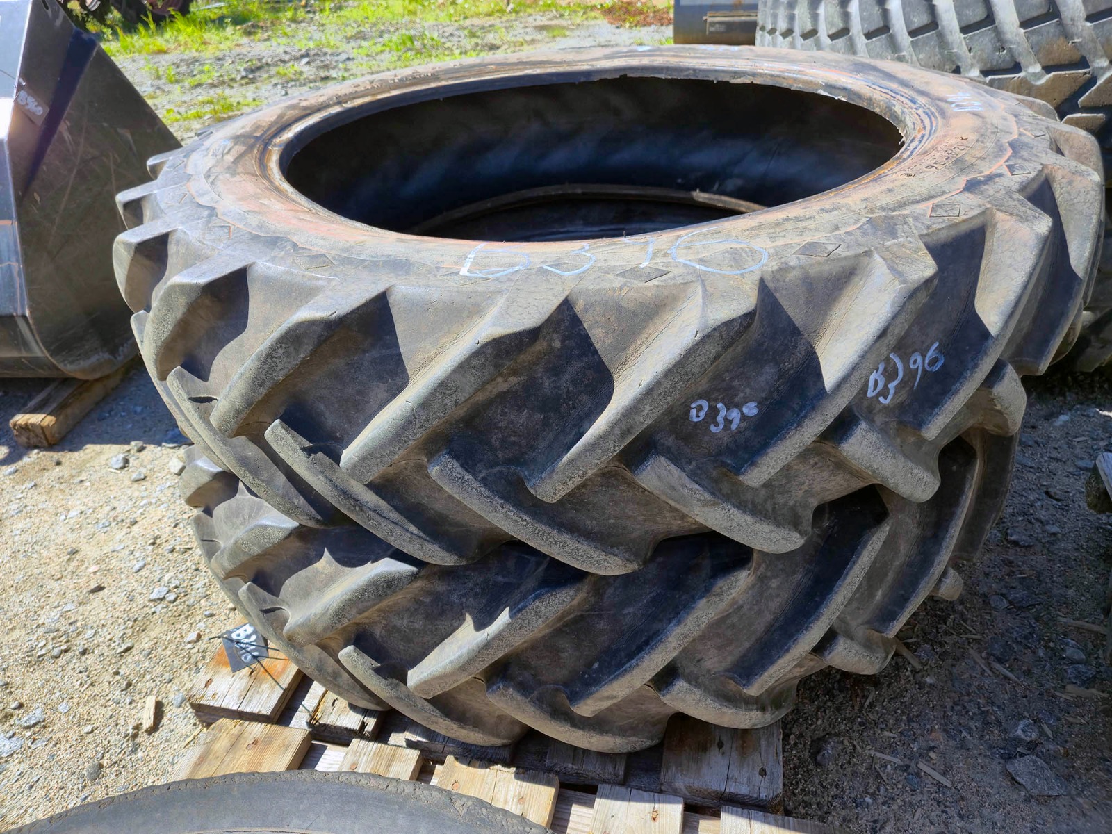 Däck Goodyear 12.4-36