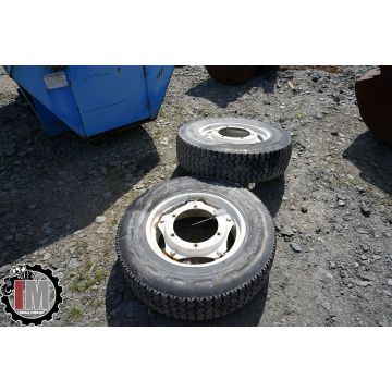 B371-6 Däck på Fälg NH 45-60 pris/styck