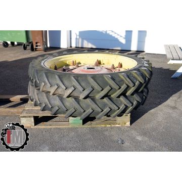 Däck Michelin 9.5-44 pris/st	