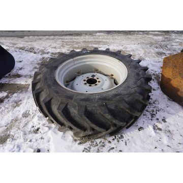 Däck på fälg 16.9 R34