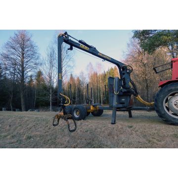 Skogsvagn Källefall 9T med kran 300