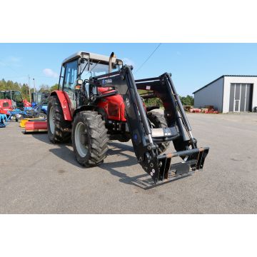 Massey Ferguson 4225-4 RAF661	