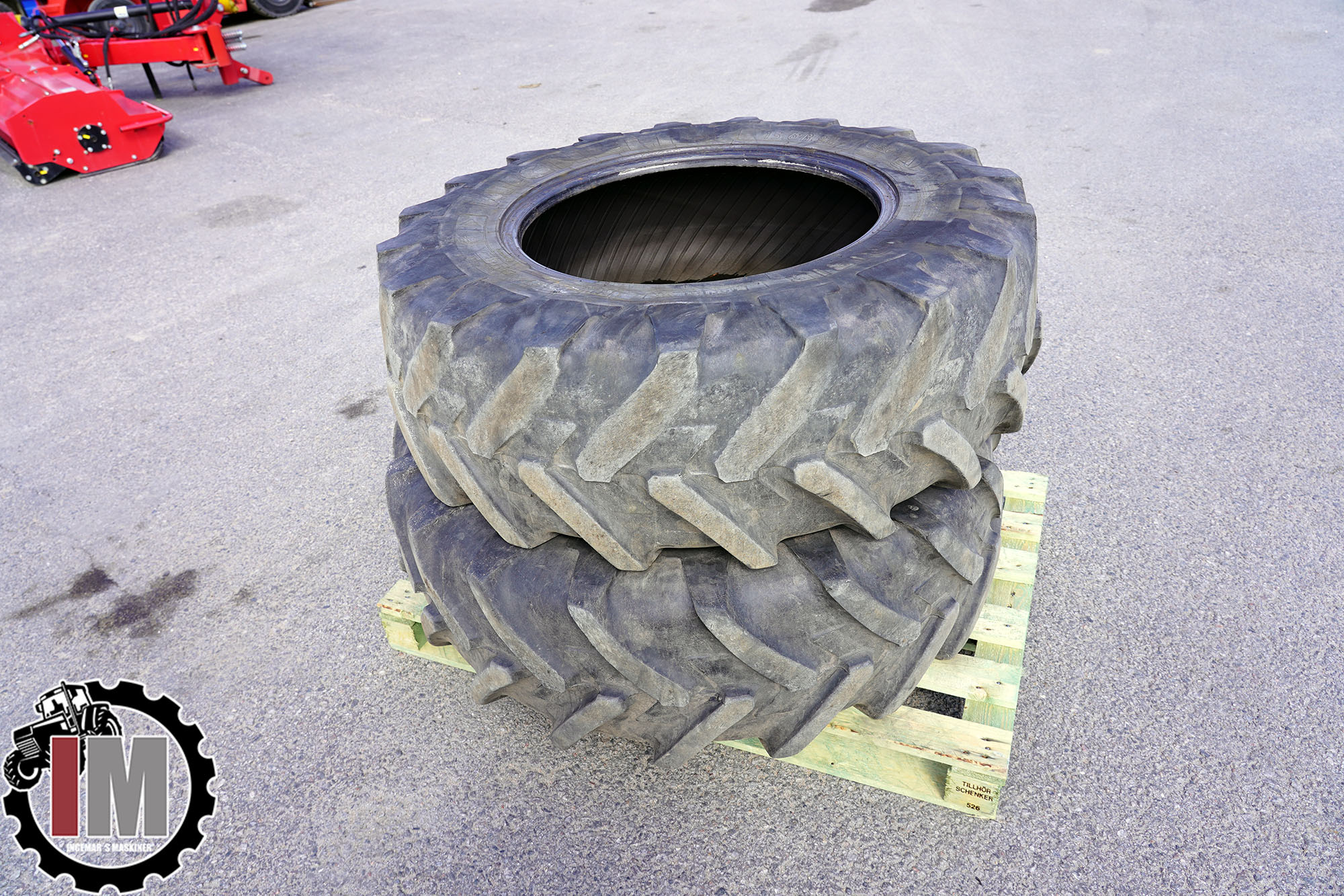 B279-1 Däck 13,6-24 13,6R24 ca 10 %