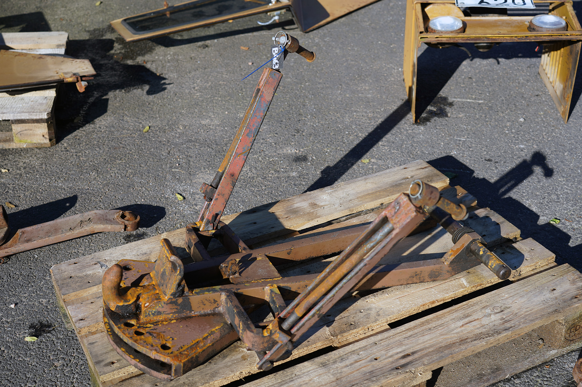 Hitchkrok komplett m infästning Valmet 702