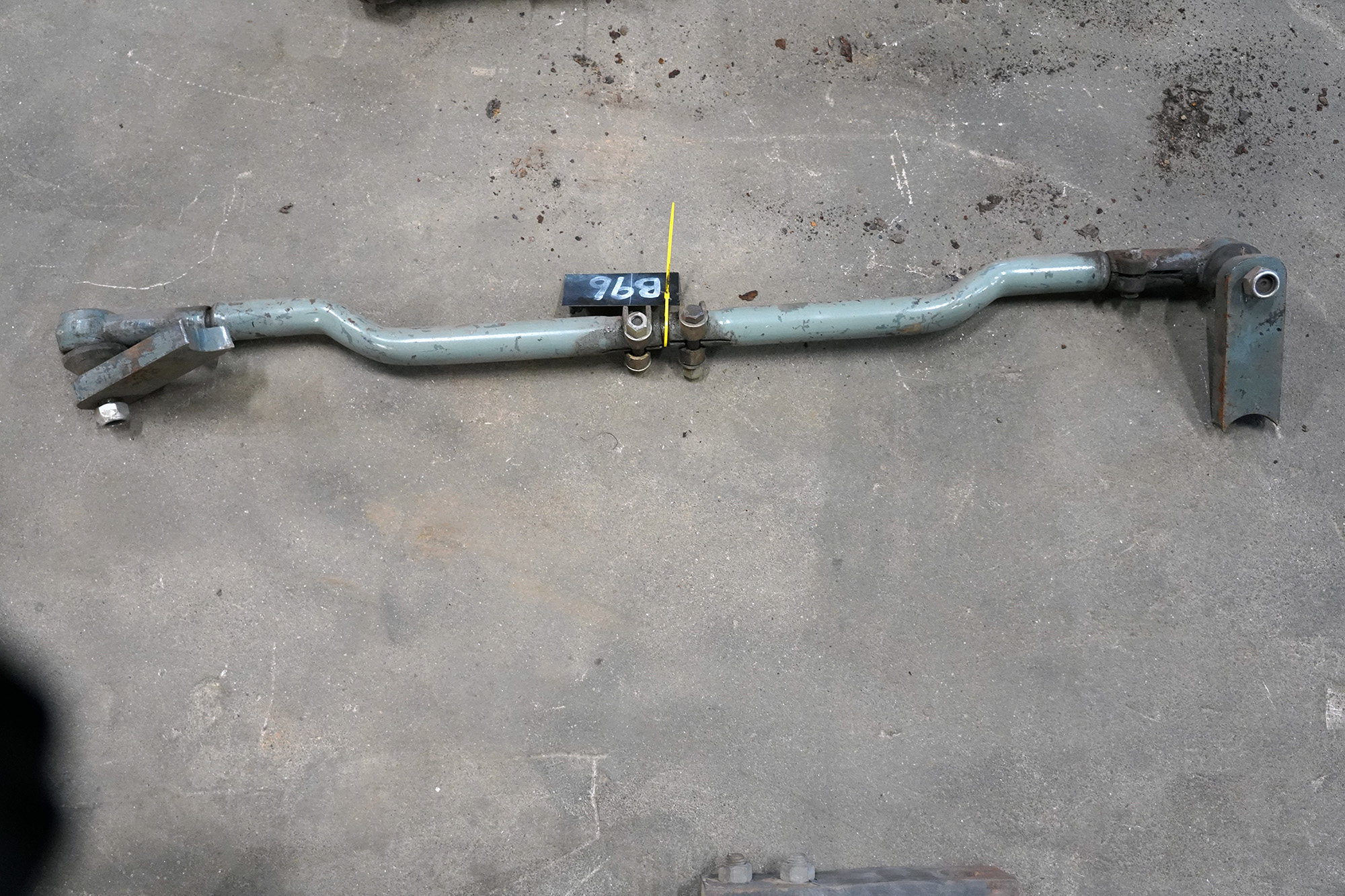 Svetsstag mellan hjulspindlar