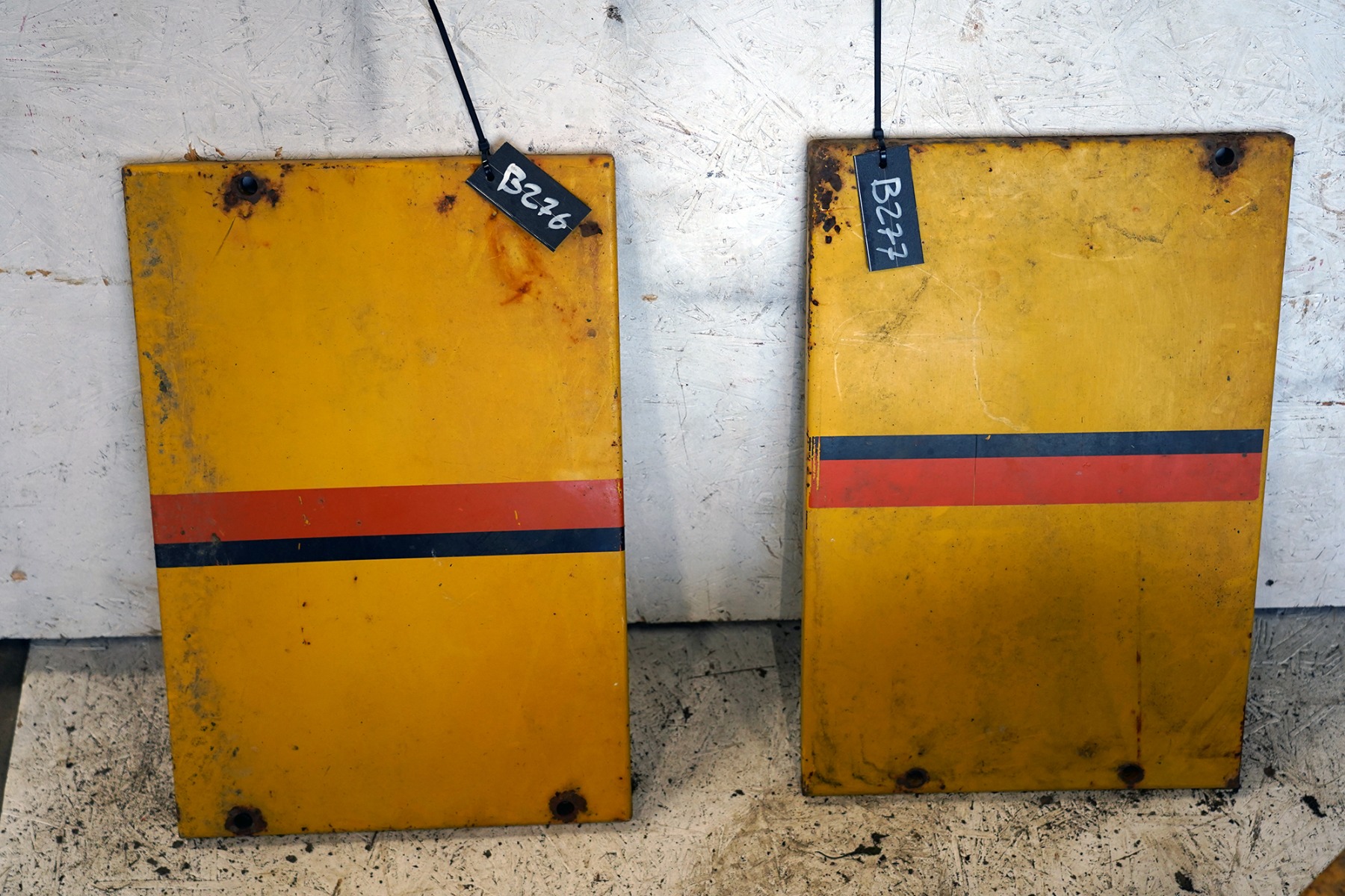 Plåt med 4 infästningshål Volvo BM 4400 B276