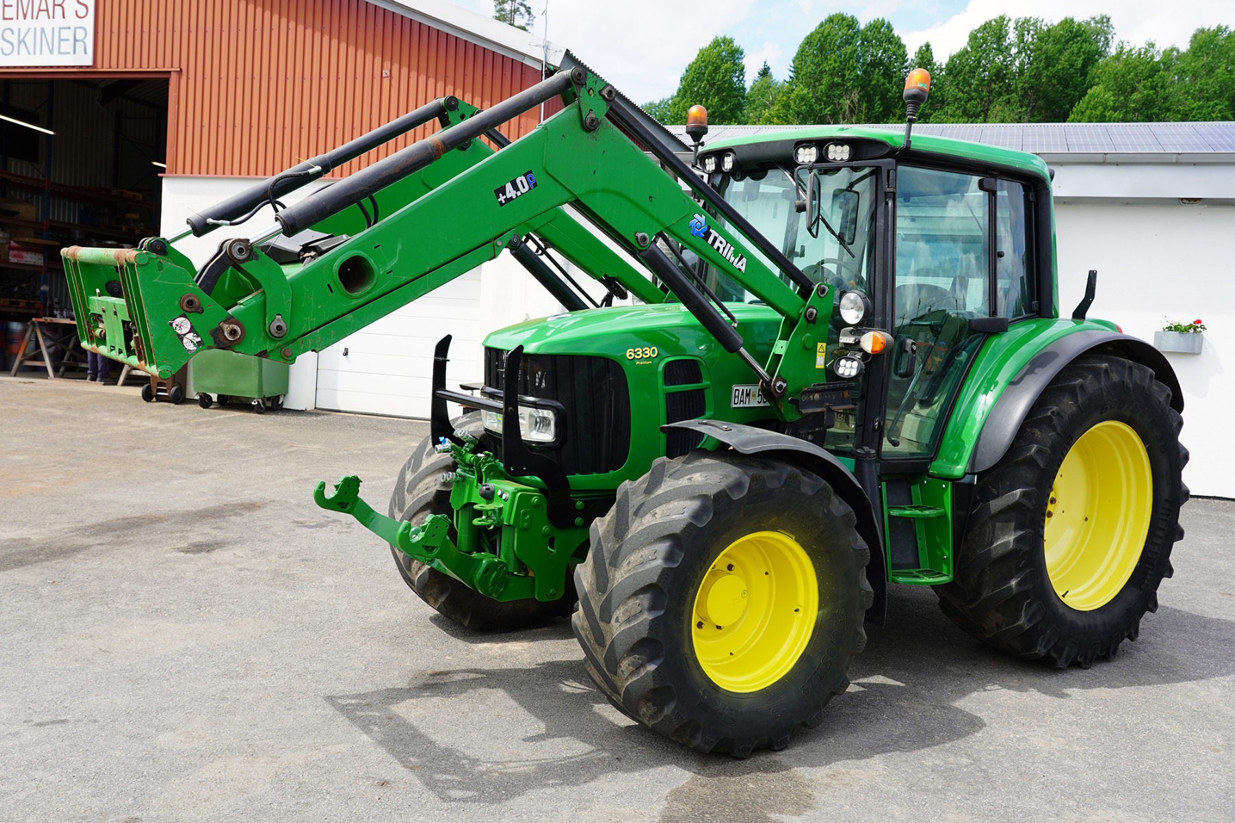John Deere 6330