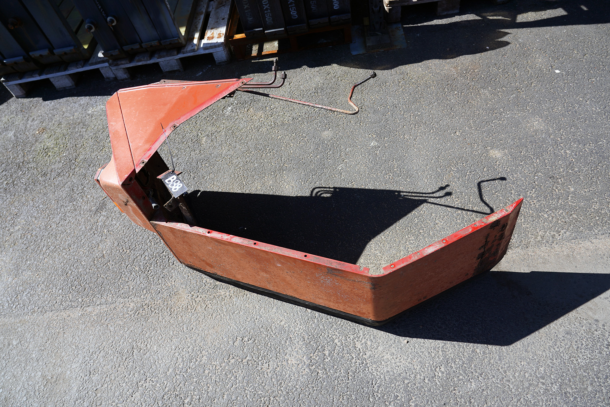 Bakskärm höger International 956XL