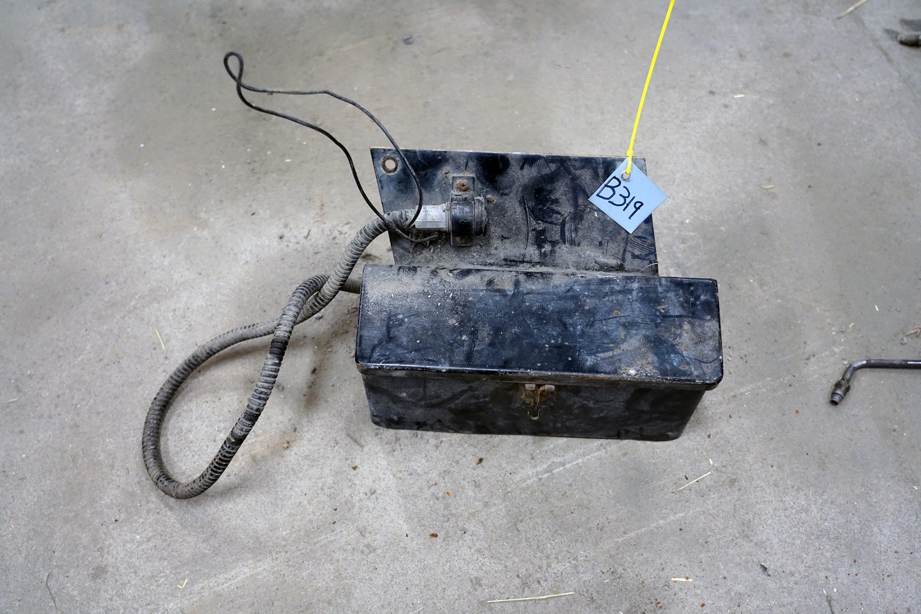 Verktygslåda med motorvärmarkabel MF 3080