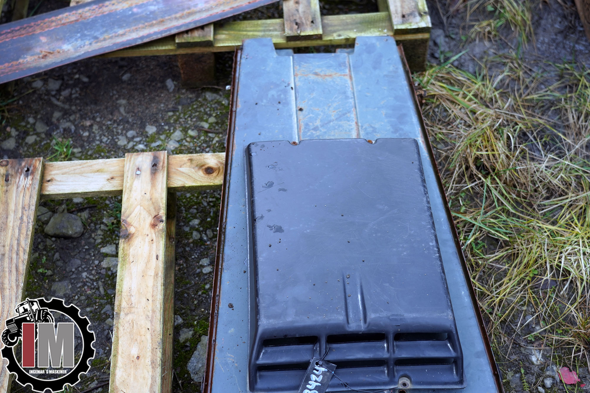 Motorhuv med snowcap Valmet 805