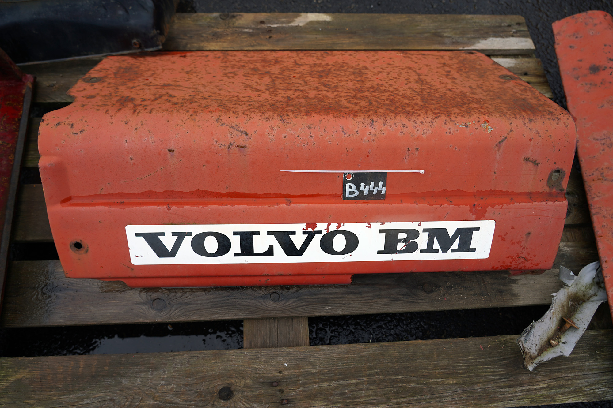 Sidoplåt höger Volvo BM 430