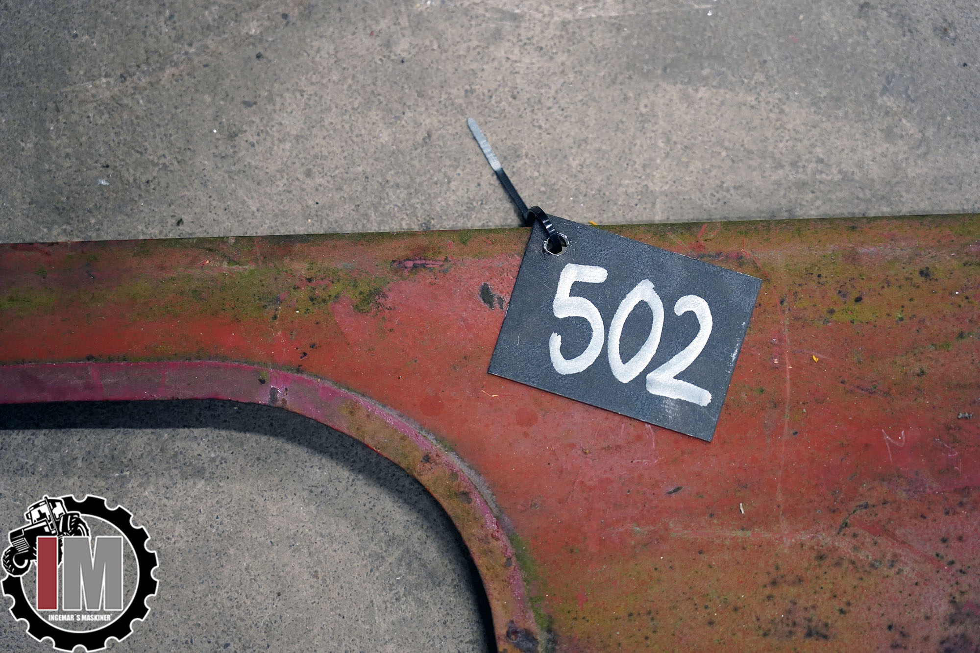 Volvo BM 430 plåt till framruta