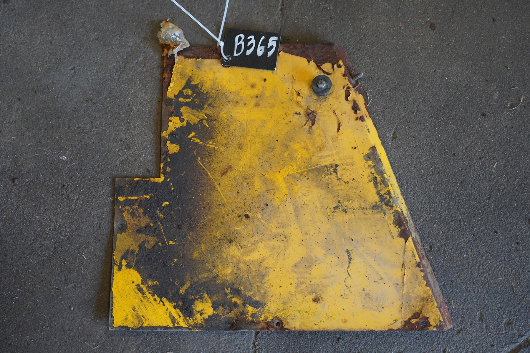 Plåt med infästningshål till Lundberg 341 S B365