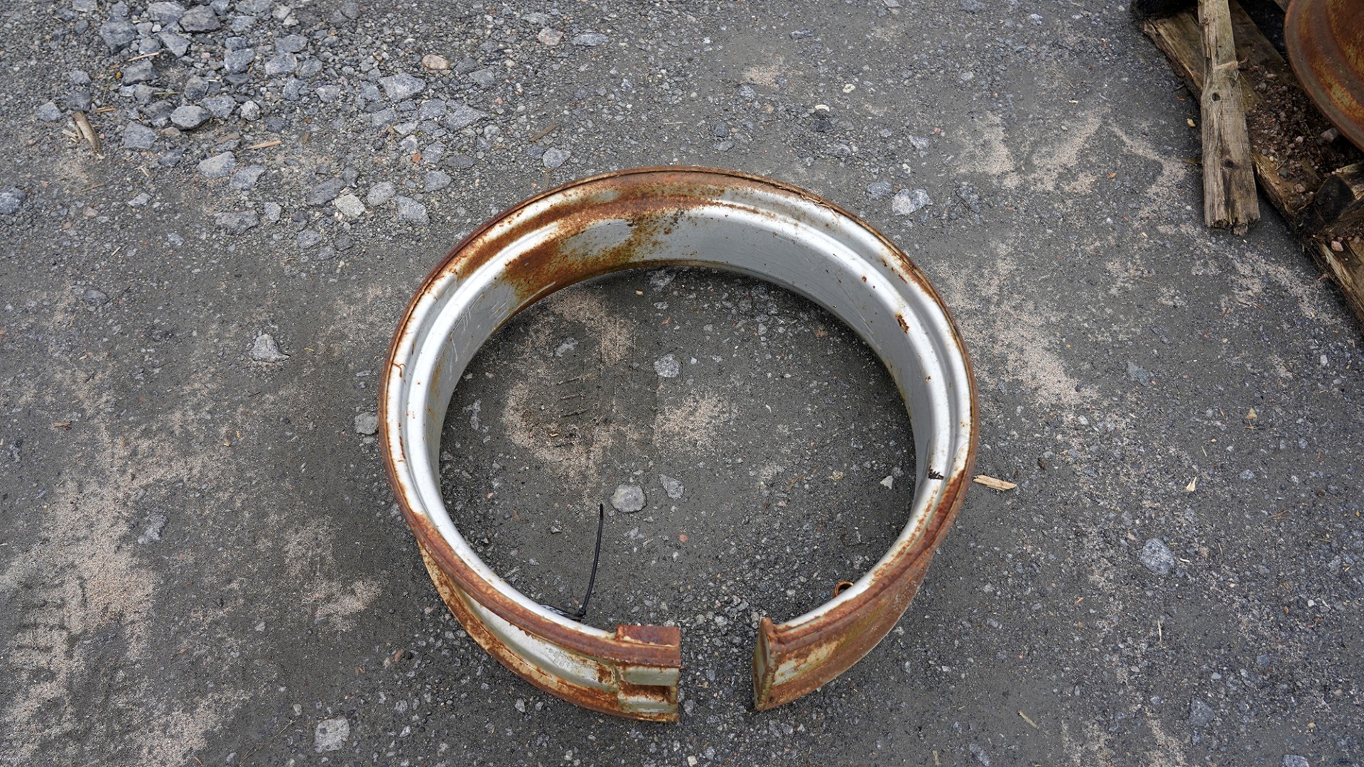 Dubbelmontage med spänne