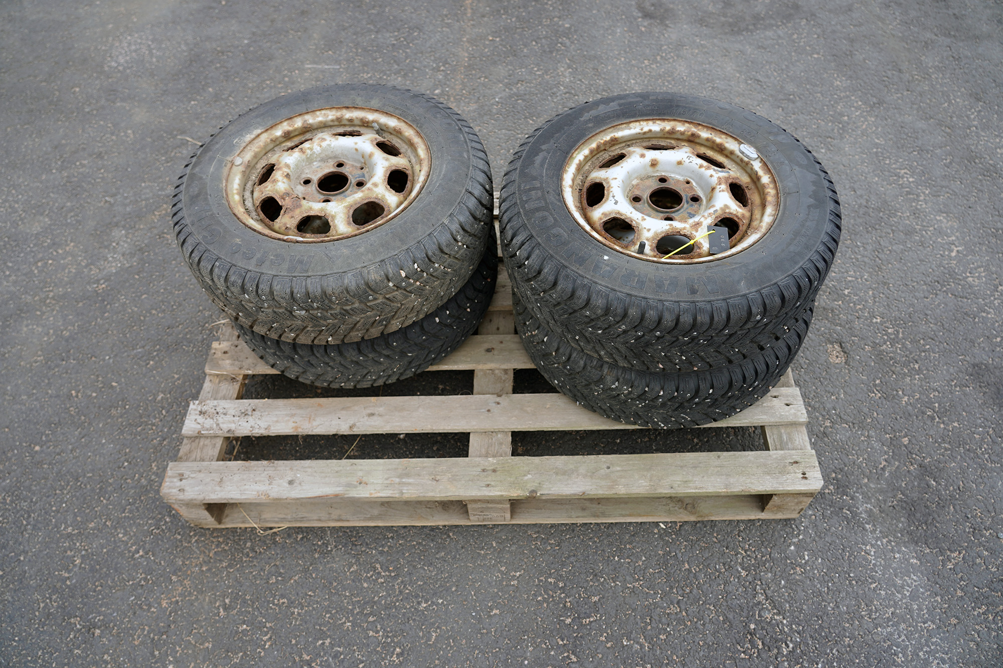 Bildäck 175/70R13 pris/st