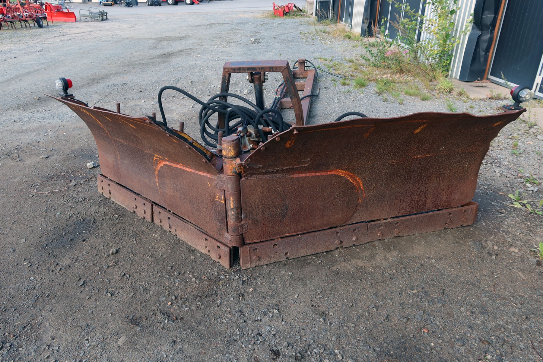 Vikplog med dragbom samt främre kolv, ej infästning maskin f-kant