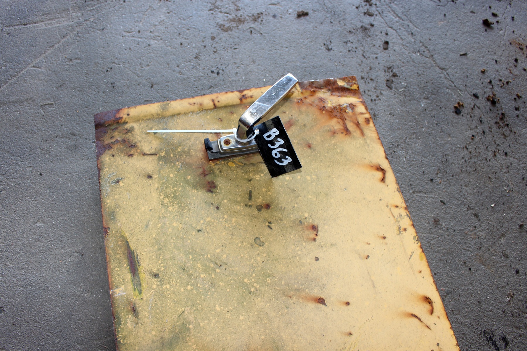 Lucka med handdtag Lundberg 341 S